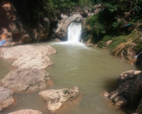 מפלים במנדליי Dee Doke waterfalls תמונות