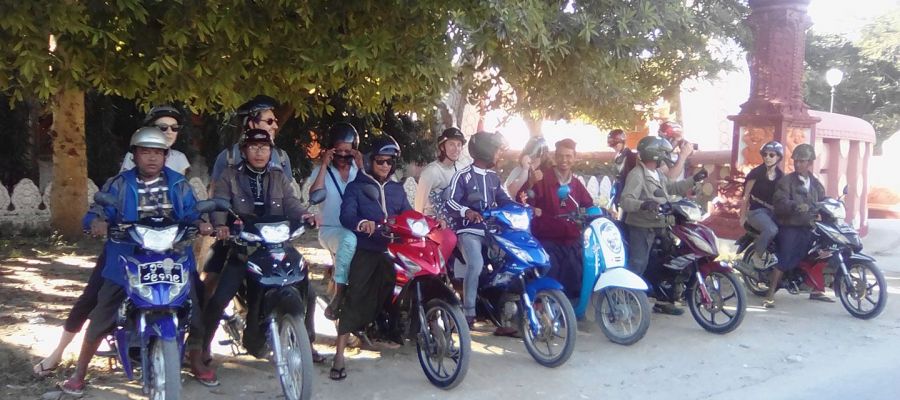 מדריך במנדליי Mandalay Motorbike Rental and Tours